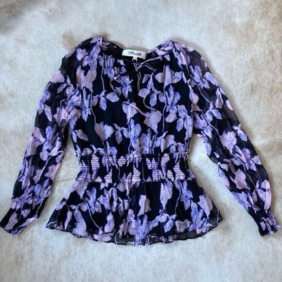✨DIANE VON FURSTENBERG Jacie Floral Tie-Neck Silk Sz Medium Blouse✨ - Picture 6 of 10